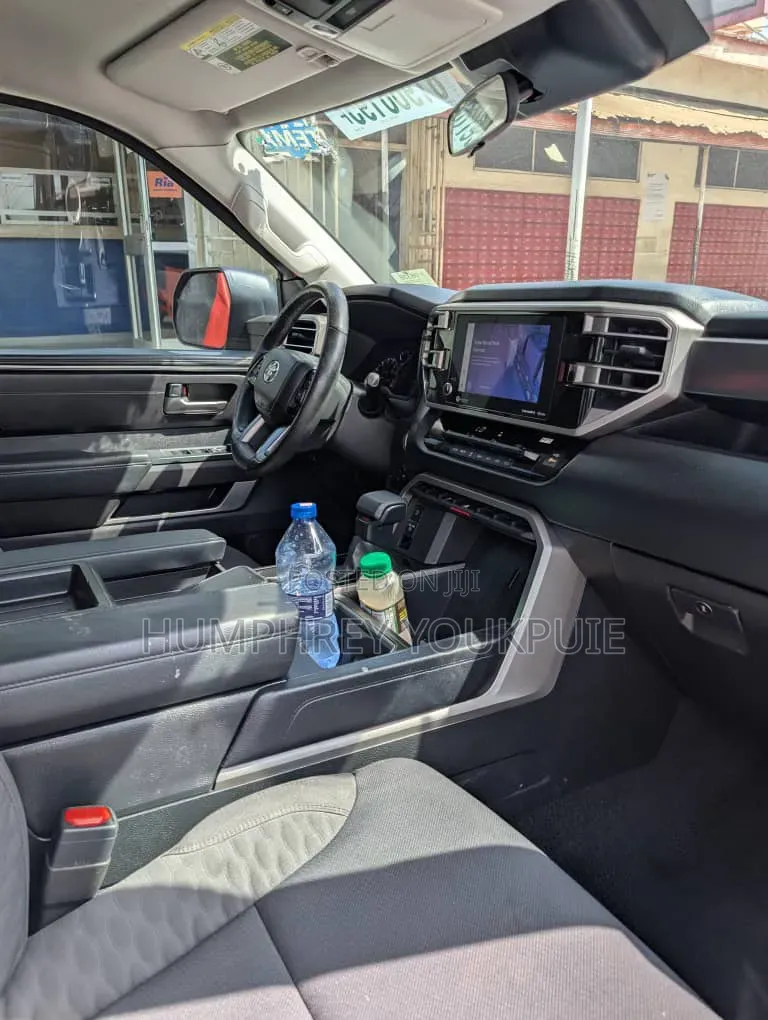 Toyota Tundra 2023 Red
