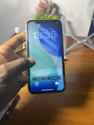 Apple iPhone 11 64 GB White