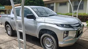 Mitsubishi L200 2018 Silver