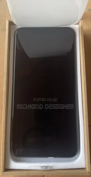 New Apple iPhone 11 Pro Max 256 GB Gray