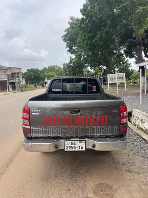 Mitsubishi L200 2016 Gray