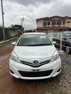 Toyota Vitz 1.3 AWD 5dr 2013 White