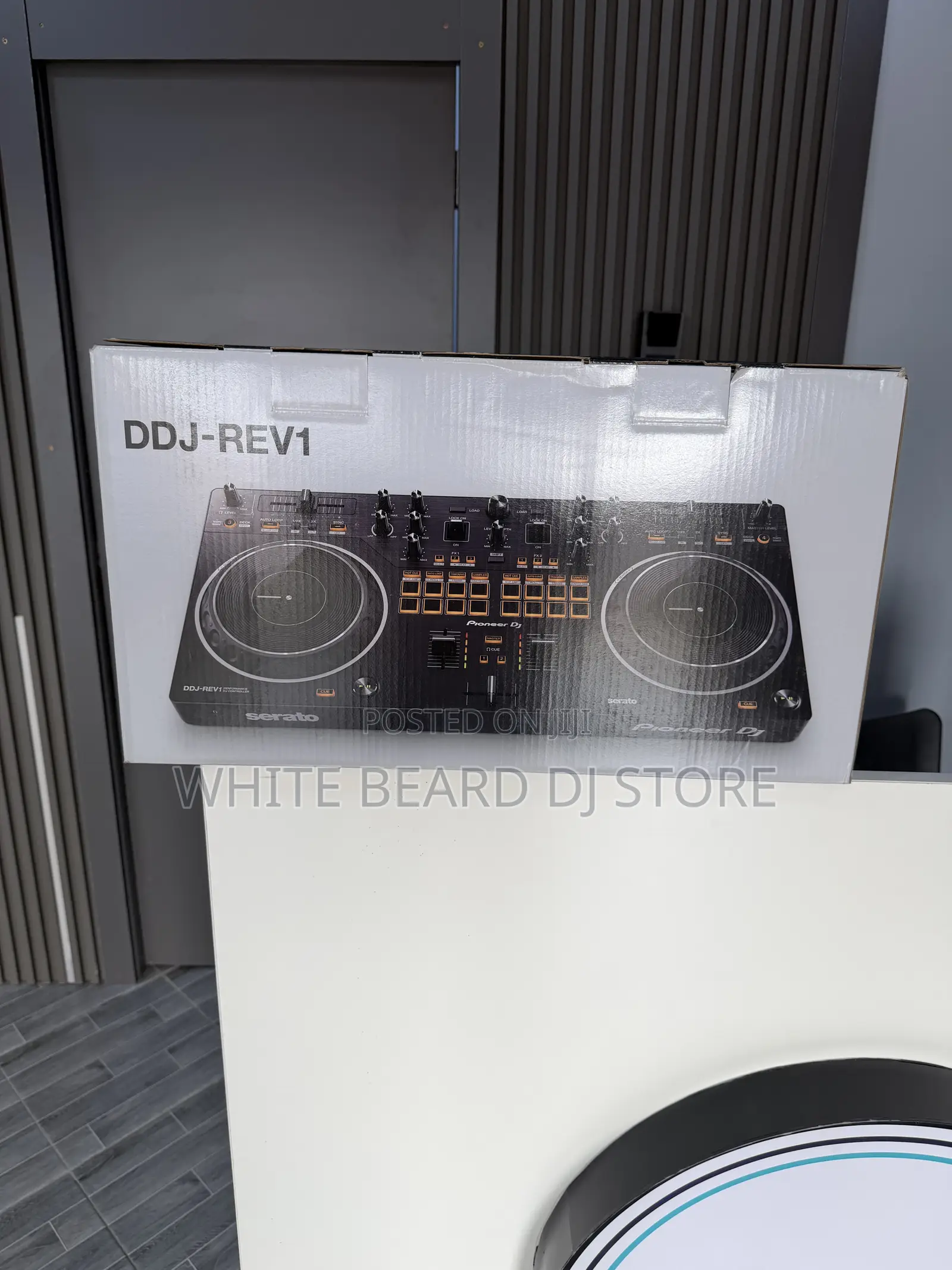 Pioneer Dj Ddj-rev1 Controller For Serato Dj (Black)