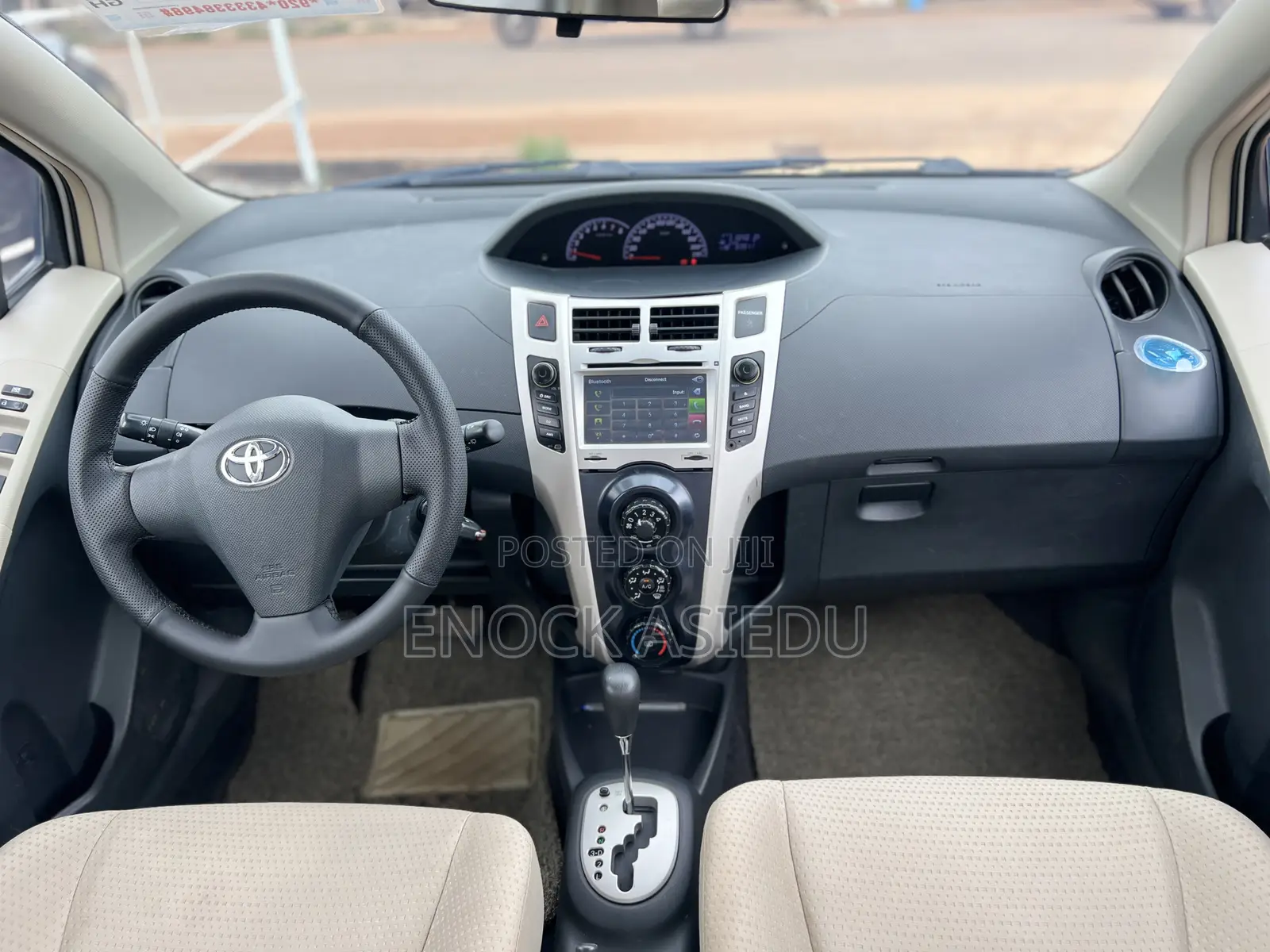 Toyota Yaris L Hatchback 5dr 2013 White