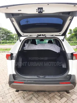 Toyota RAV4 2023 White