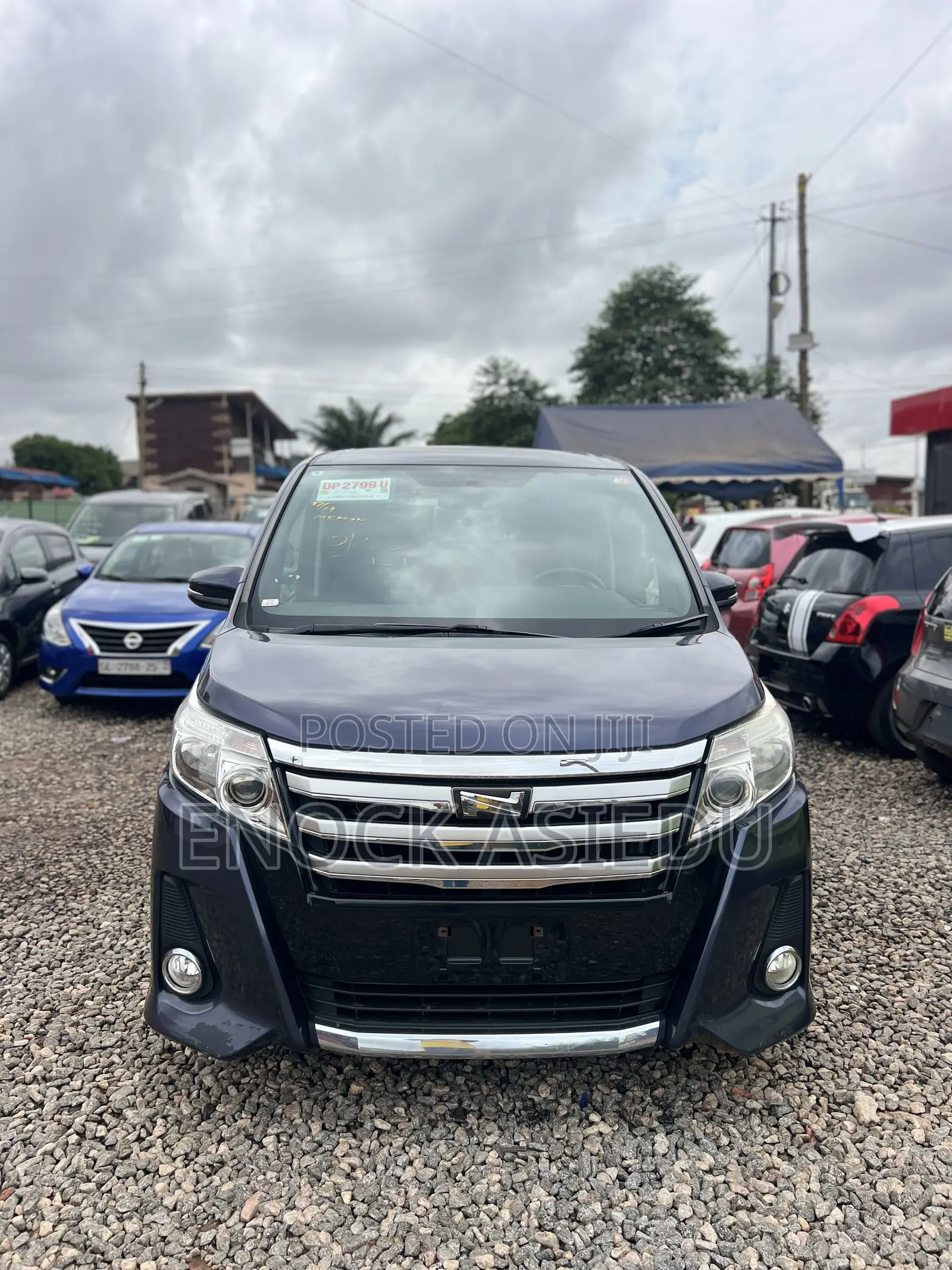 Toyota Noah 2.0 AWD (8 Seater) 2015 Blue