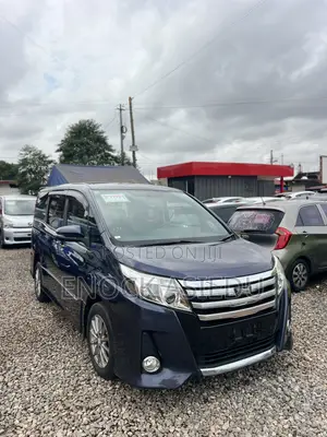 Toyota Noah 2.0 AWD (8 Seater) 2015 Blue