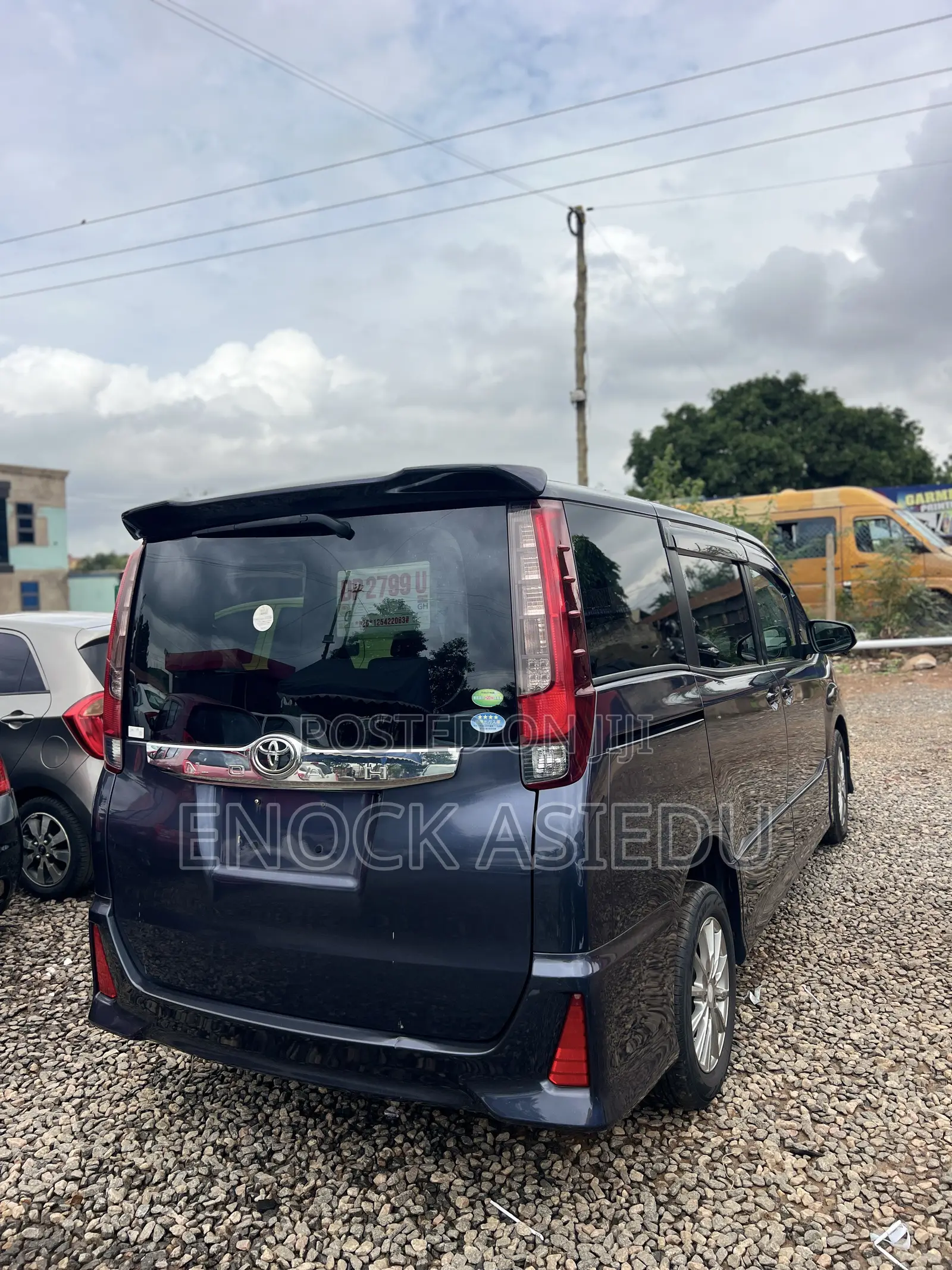 Toyota Noah 2.0 AWD (8 Seater) 2015 Blue