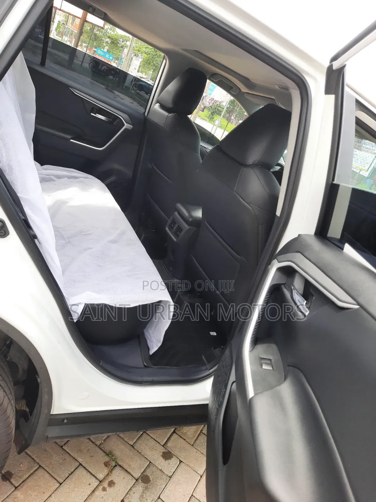 Toyota RAV4 2023 White
