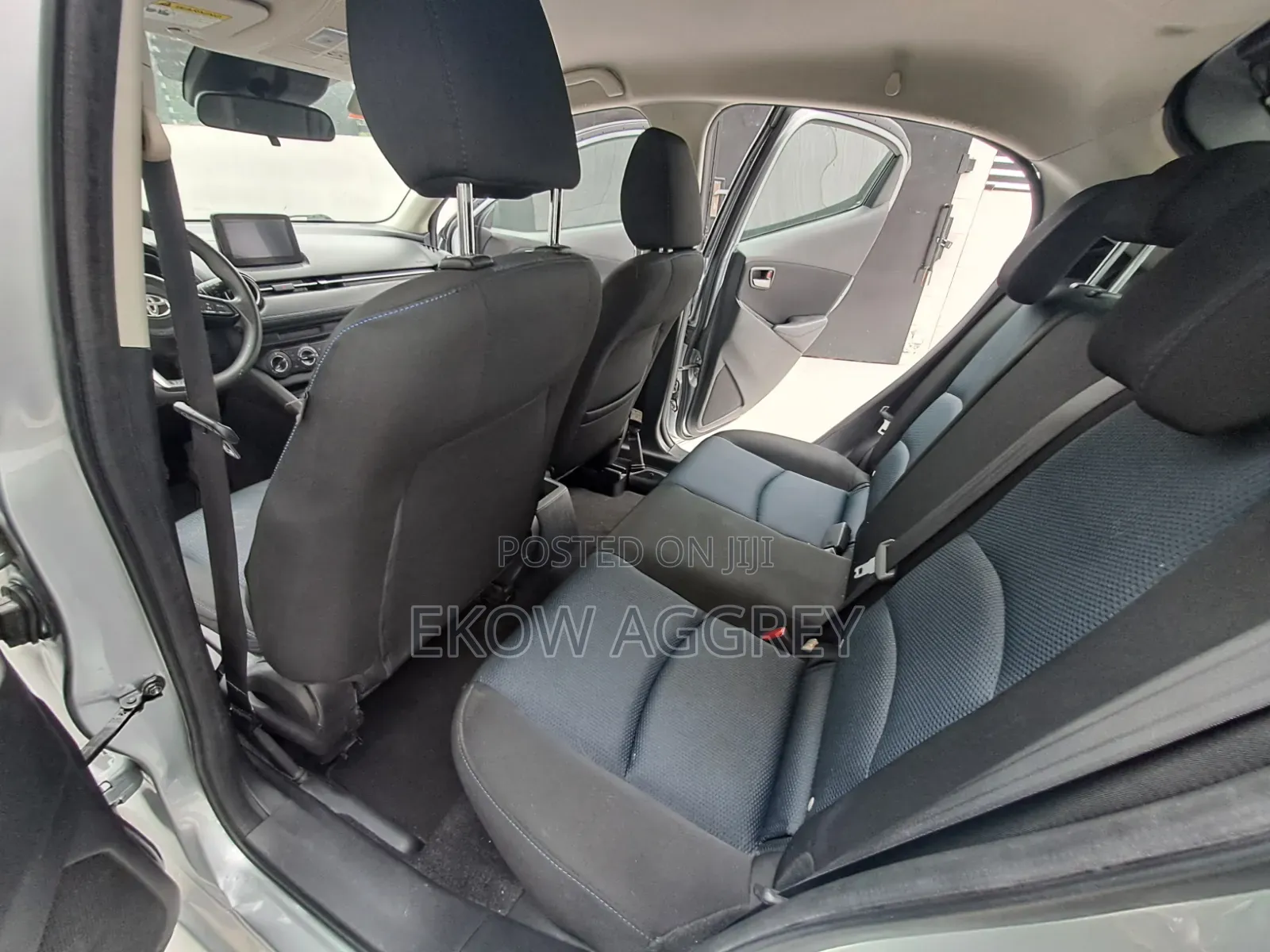 Toyota Yaris 2020 Silver