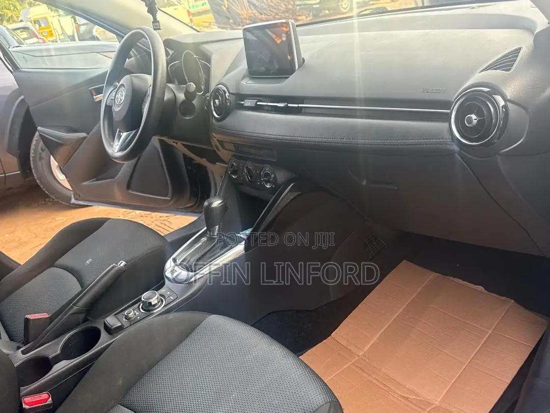 Scion iA 2015 Maroon