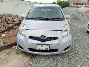 Toyota Vitz 2010 Blue