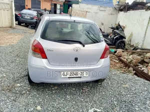Toyota Vitz 2010 Blue