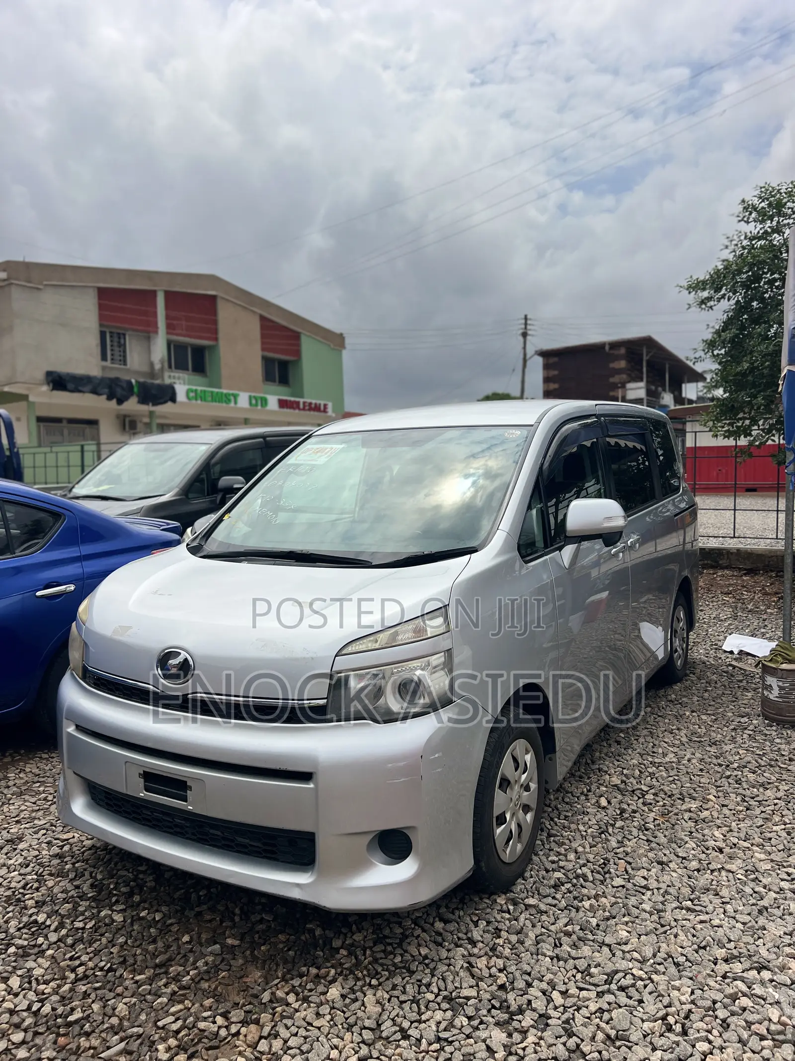 Toyota Voxy 2012 Silver
