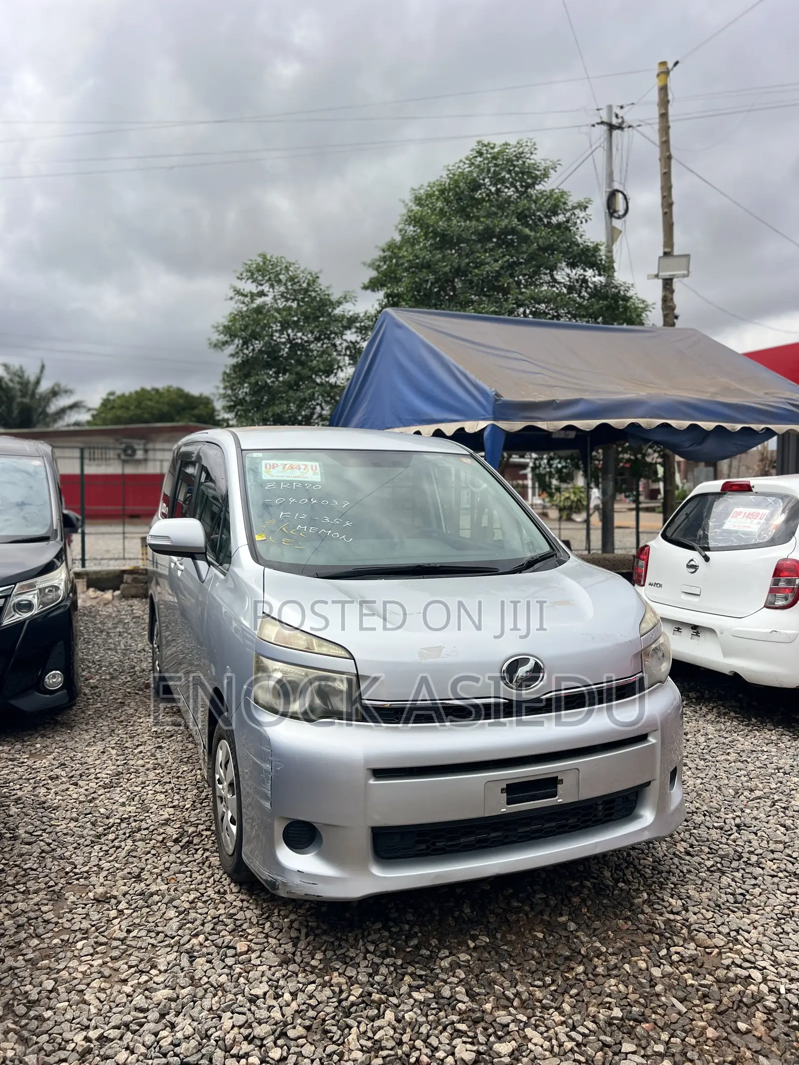 Toyota Voxy 2012 Silver