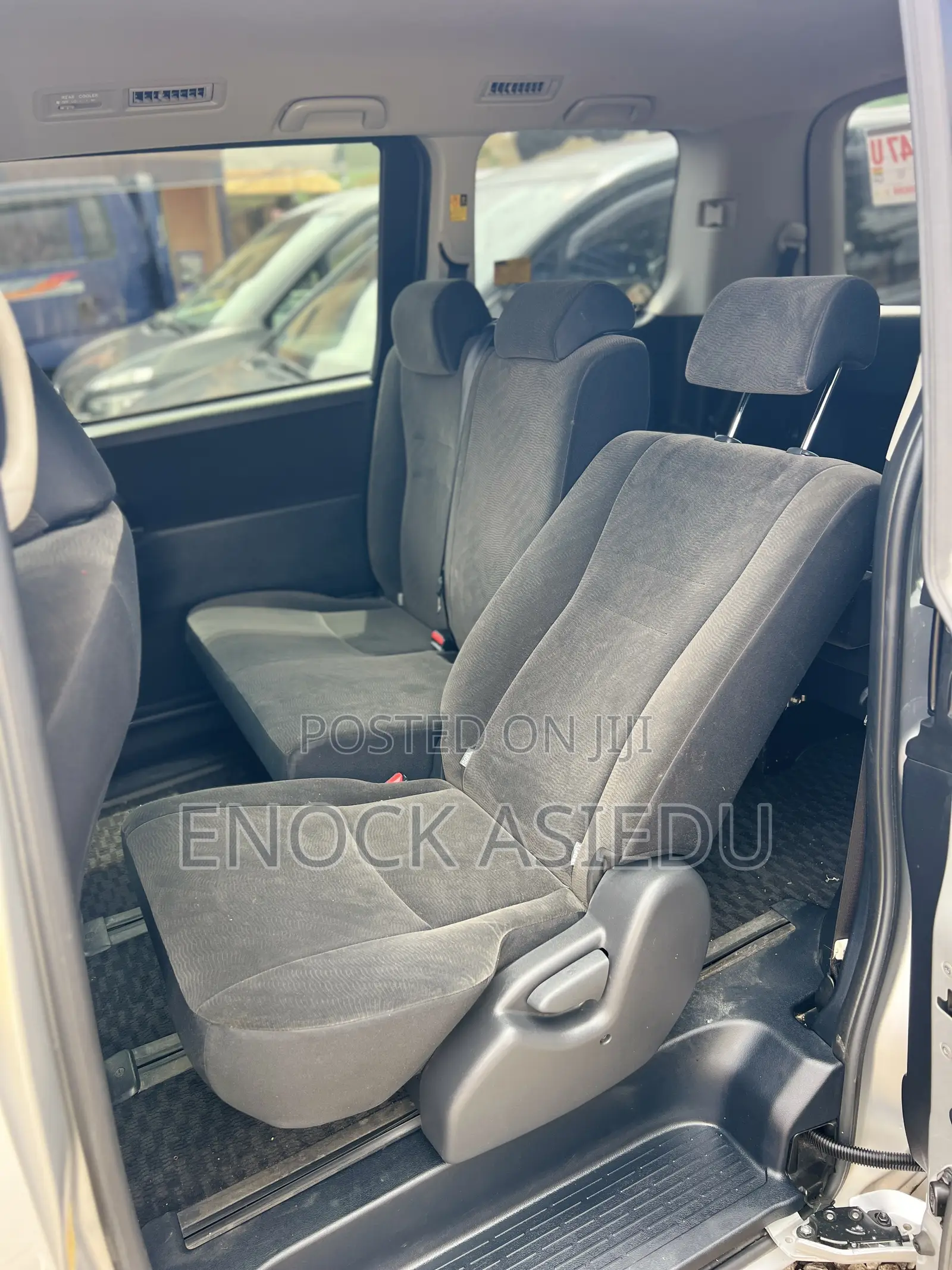 Toyota Voxy 2012 Silver