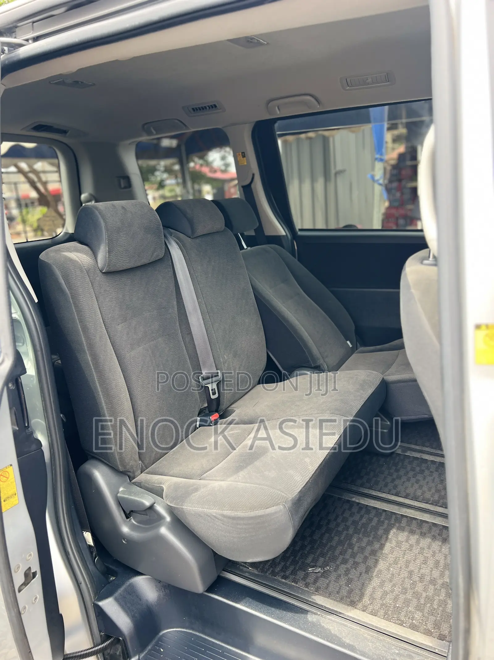 Toyota Voxy 2012 Silver