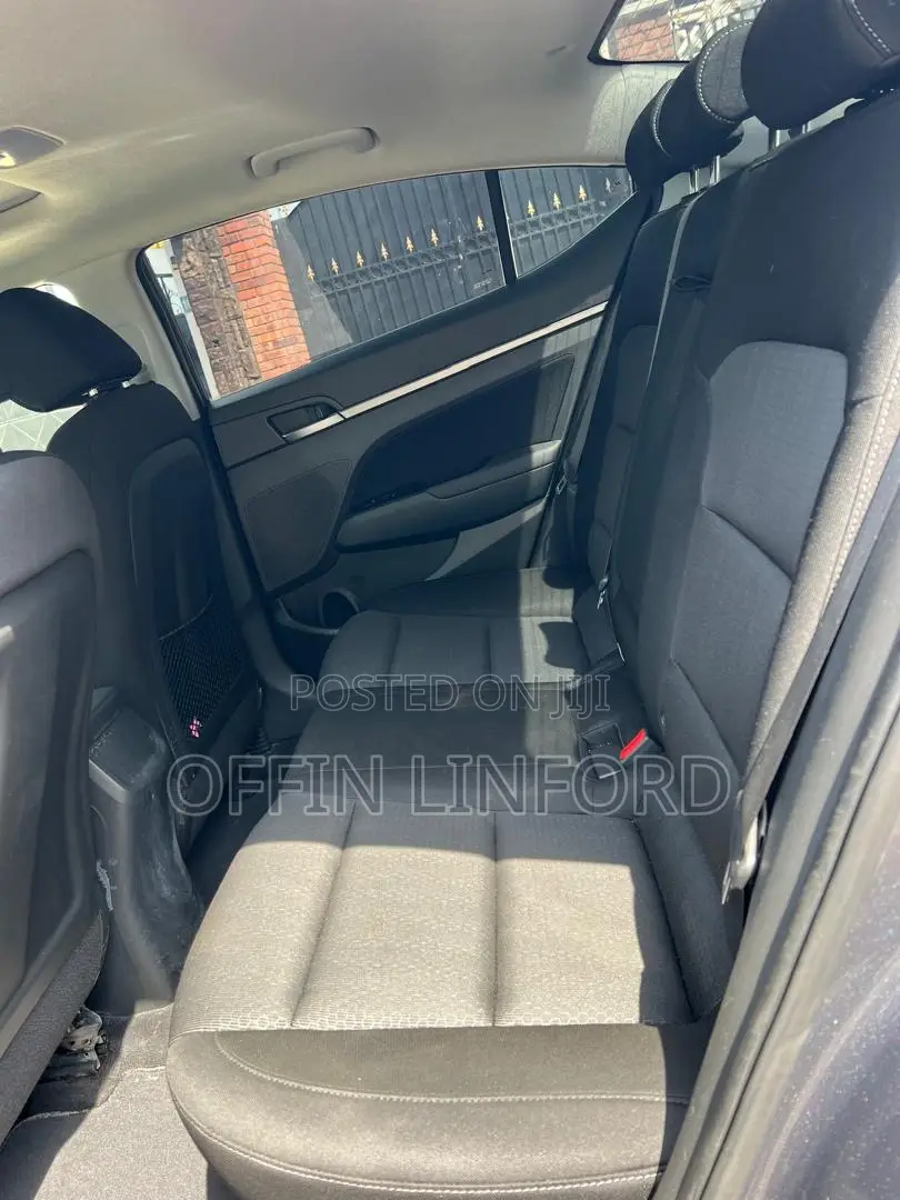 Hyundai Elantra Limited Sedan FWD (2.0L 4cyl 6A) 2017 Gray