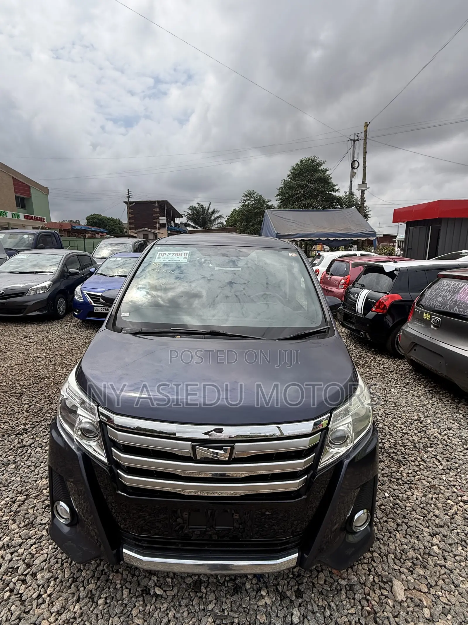 Toyota Noah 2.0 AWD (8 Seater) 2014 Gray