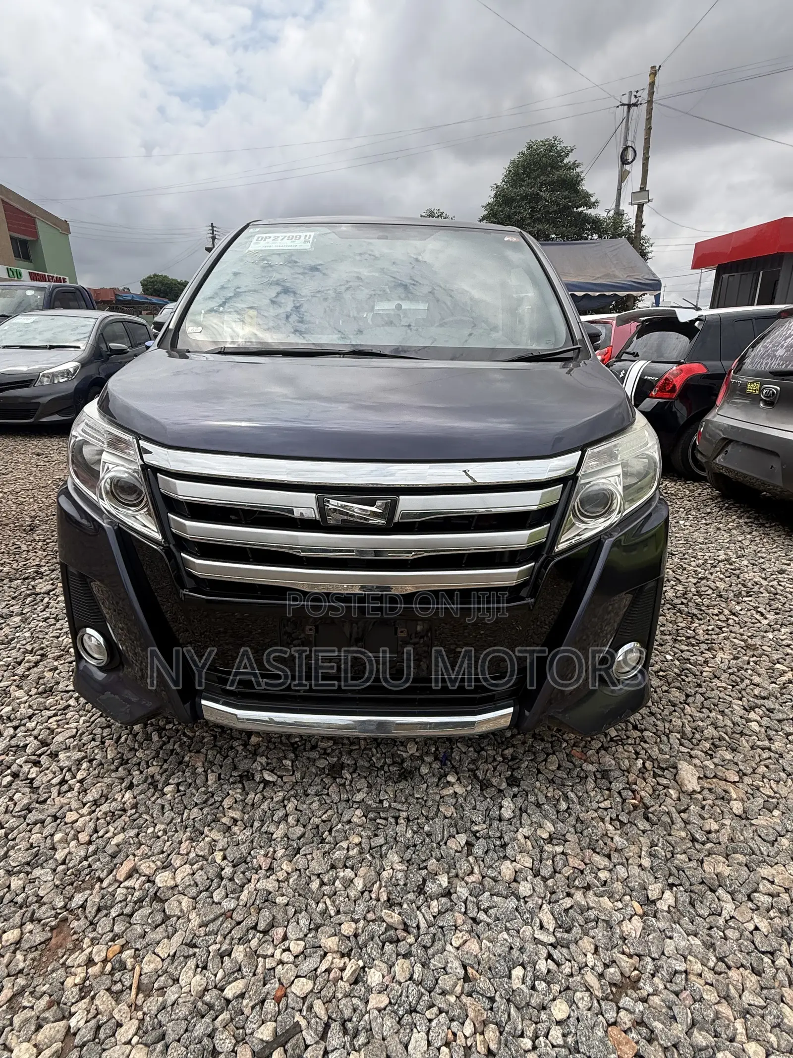 Toyota Noah 2.0 AWD (8 Seater) 2014 Gray