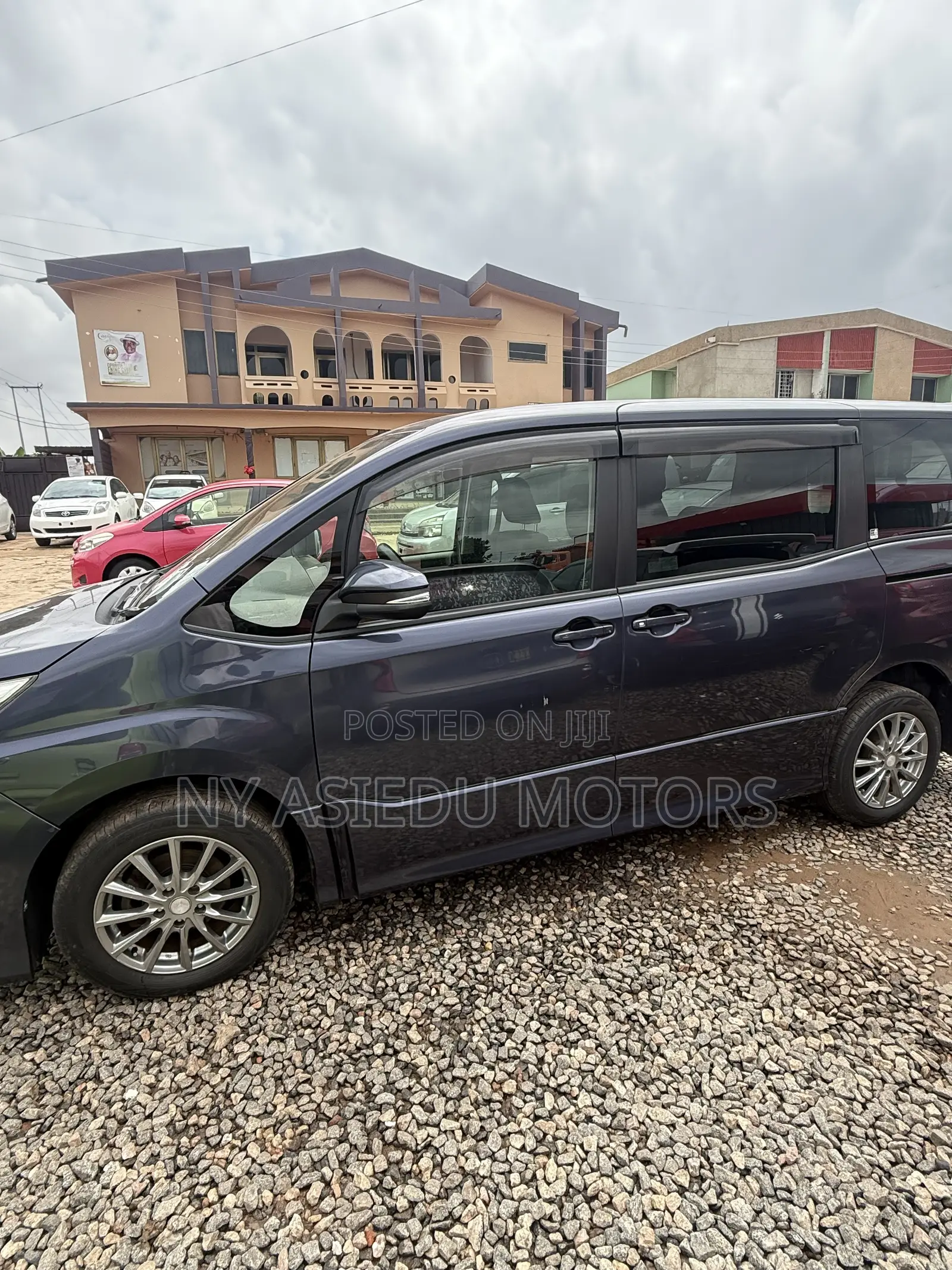 Toyota Noah 2.0 AWD (8 Seater) 2014 Gray