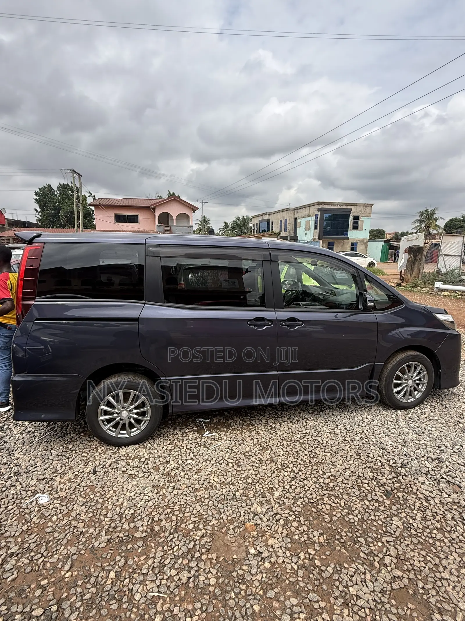 Toyota Noah 2.0 AWD (8 Seater) 2014 Gray