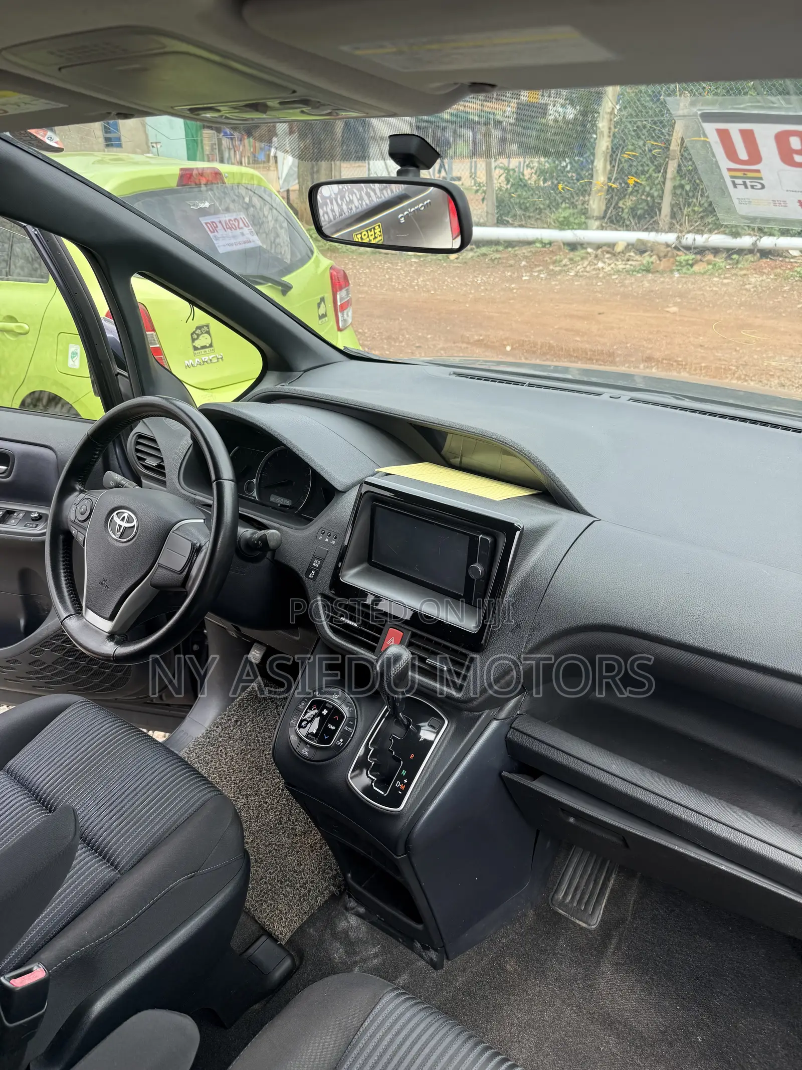 Toyota Noah 2.0 AWD (8 Seater) 2014 Gray