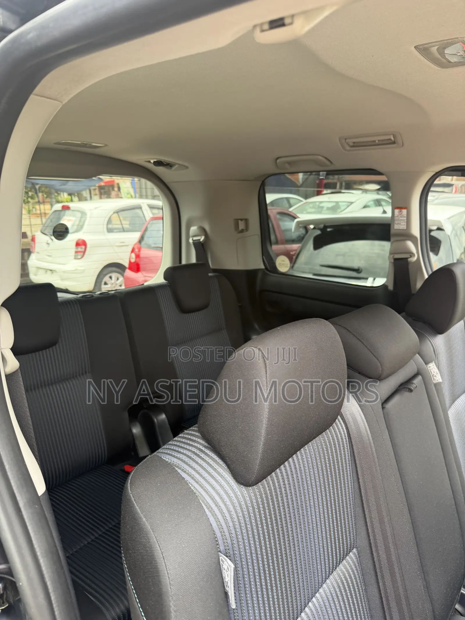 Toyota Noah 2.0 AWD (8 Seater) 2014 Gray