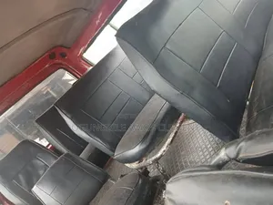 Hyundai H-100 2001 Red