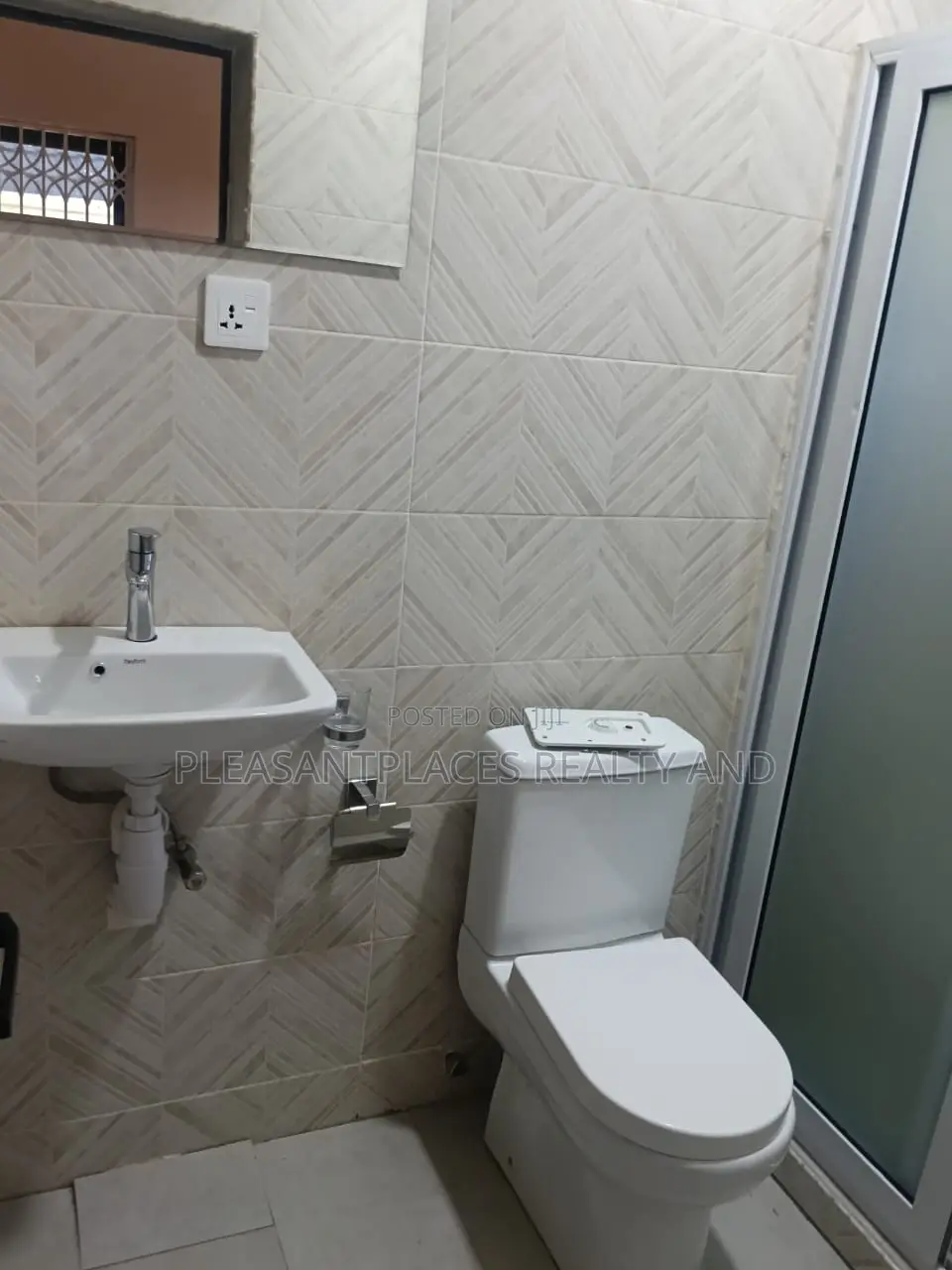 2bdrm Apartment in Pleasantplaces And, Adenta for rent