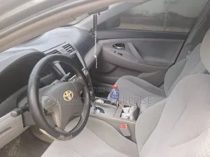 Toyota Camry LE 4dr Sedan (2.5L 4cyl 6AM) 2010 Gray