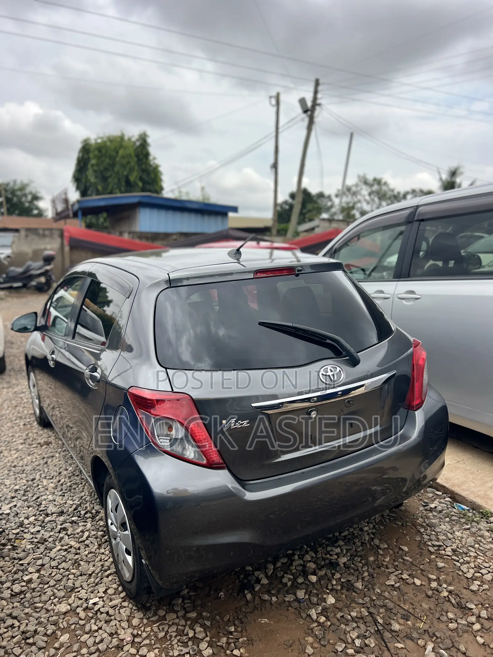 Toyota Vitz 1.3 AWD 5dr 2013 Gray