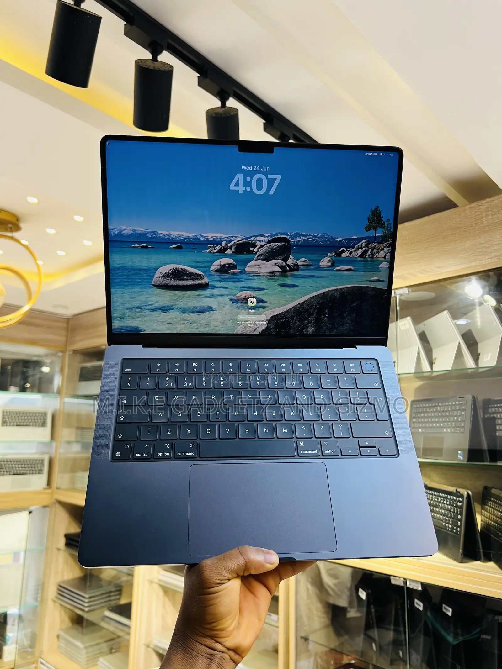 Laptop Apple MacBook Pro 2024 M4 16GB Apple M4 Pro SSD 512GB