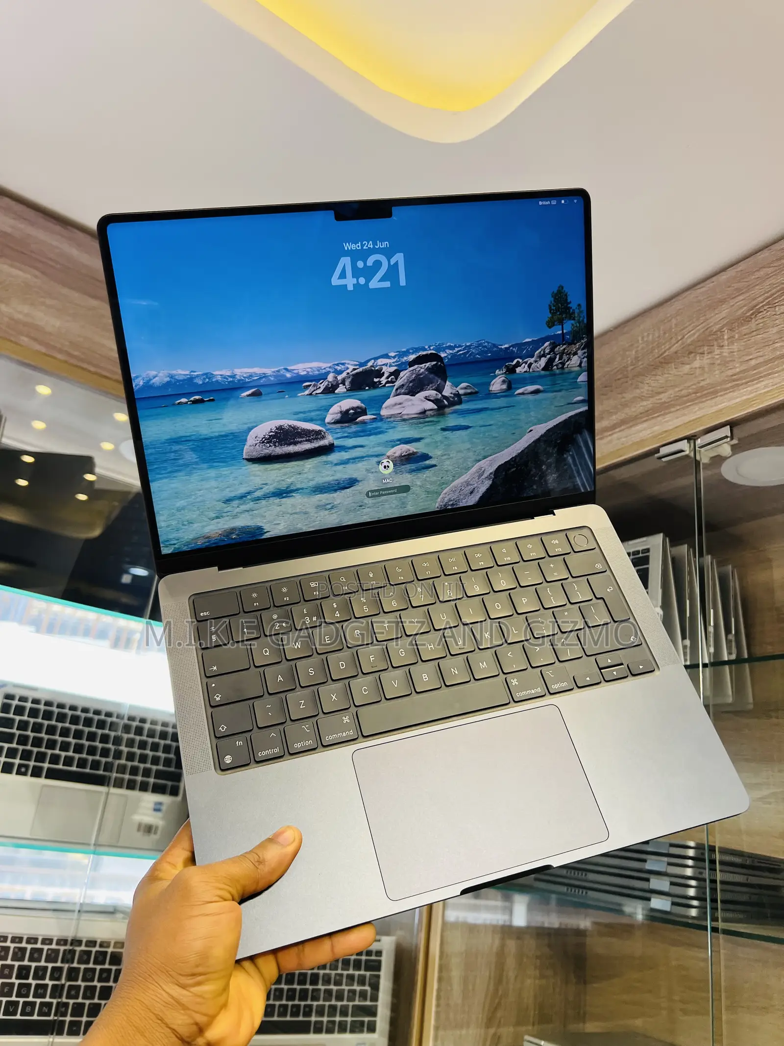 Laptop Apple MacBook Pro 2024 M4 16GB Apple M4 Pro SSD 512GB