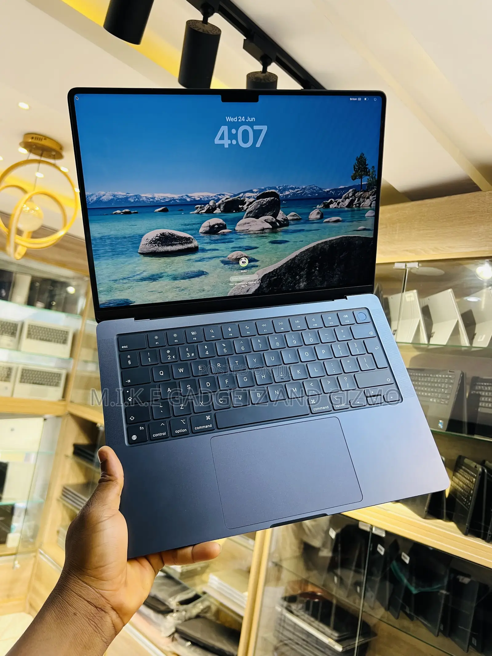 Laptop Apple MacBook Pro 2024 M4 16GB Apple M4 Pro SSD 512GB