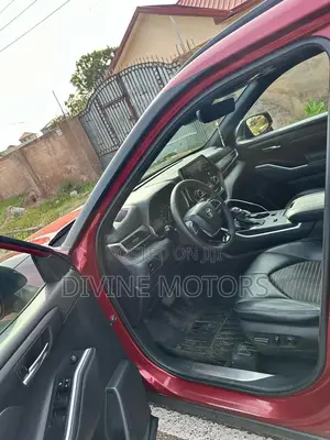 Toyota Highlander XSE 2022 Red