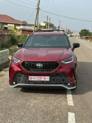 Toyota Highlander XSE 2022 Red