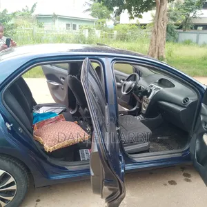 Toyota Yaris 2010 Blue