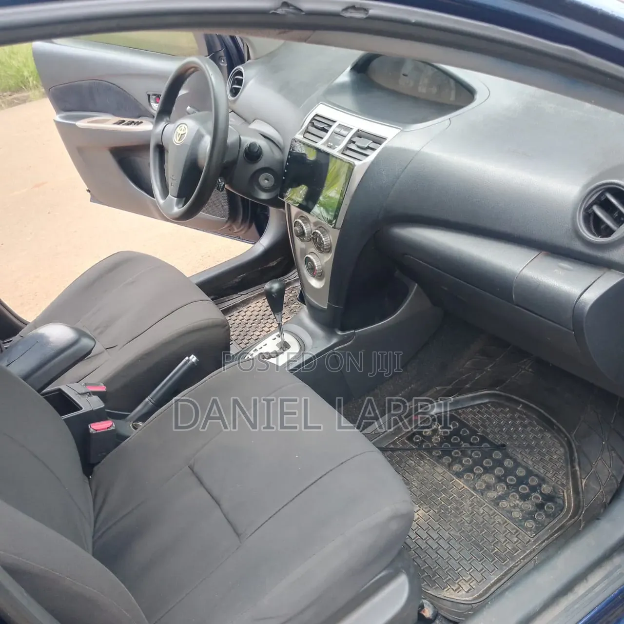 Toyota Yaris 2010 Blue