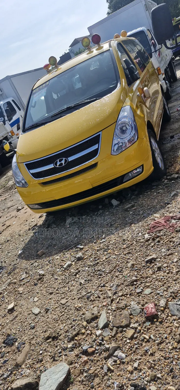 Hyundai Starex 2015 Yellow