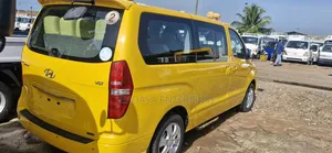 Hyundai Starex 2015 Yellow