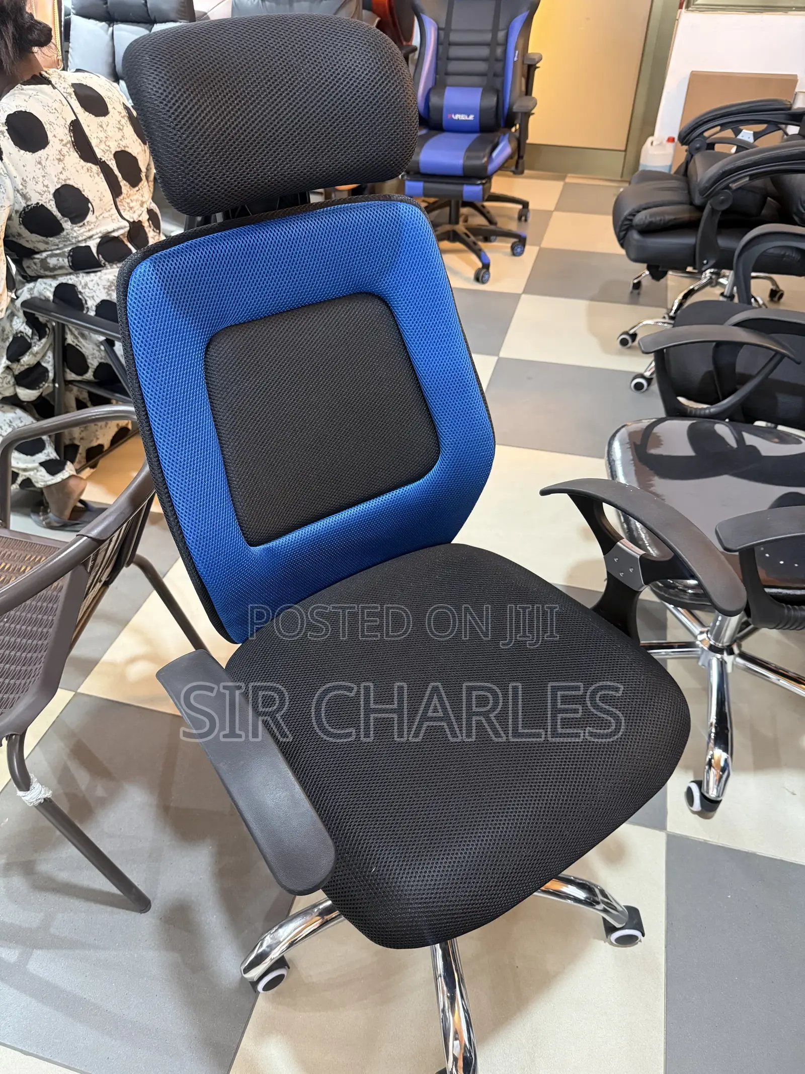Headrest Swivel Office Chair