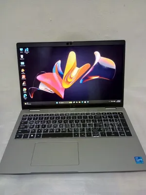Laptop Dell Latitude 5520 16GB Intel Core i5 SSD 256GB