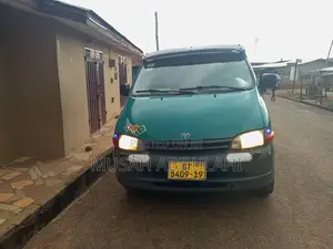 Toyota HiAce 2004 Green