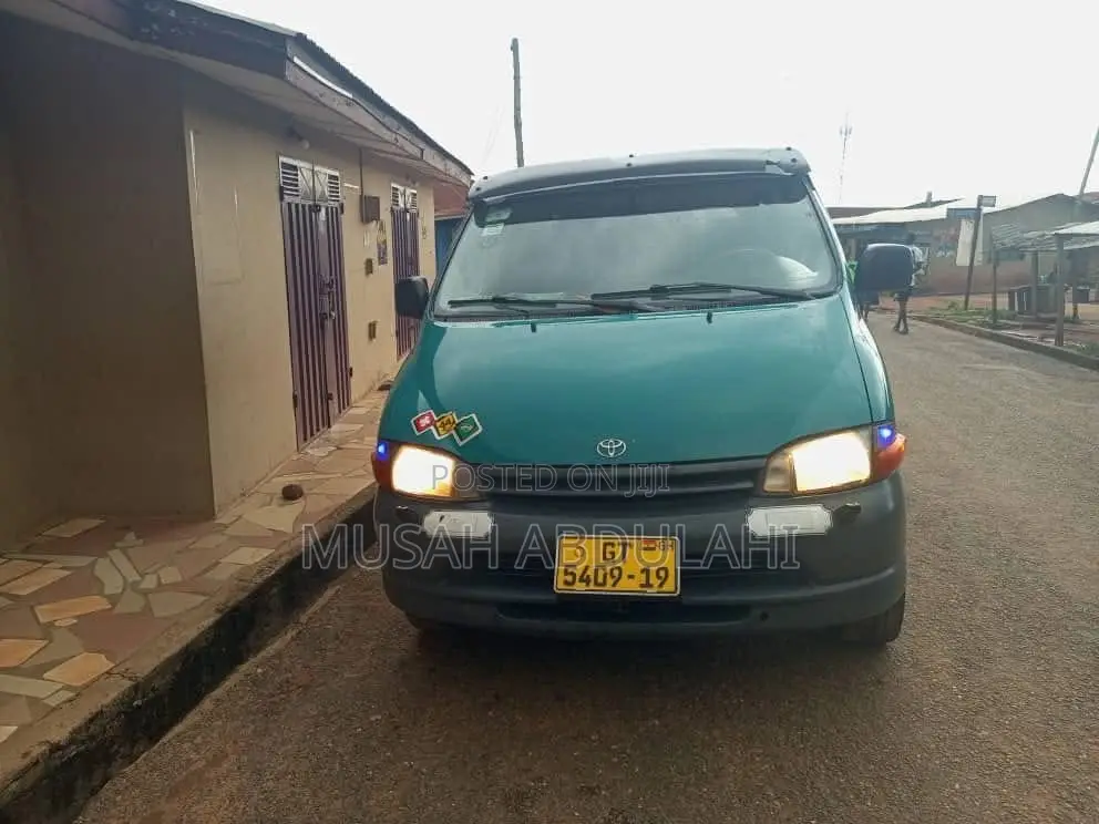 Toyota HiAce 2004 Green