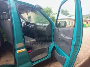 Toyota HiAce 2004 Green