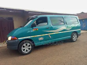 Toyota HiAce 2004 Green