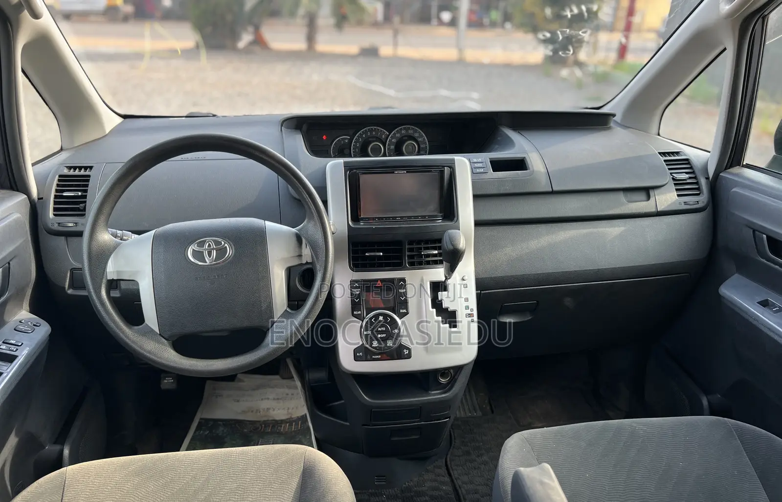 Toyota Voxy 2012 Gray