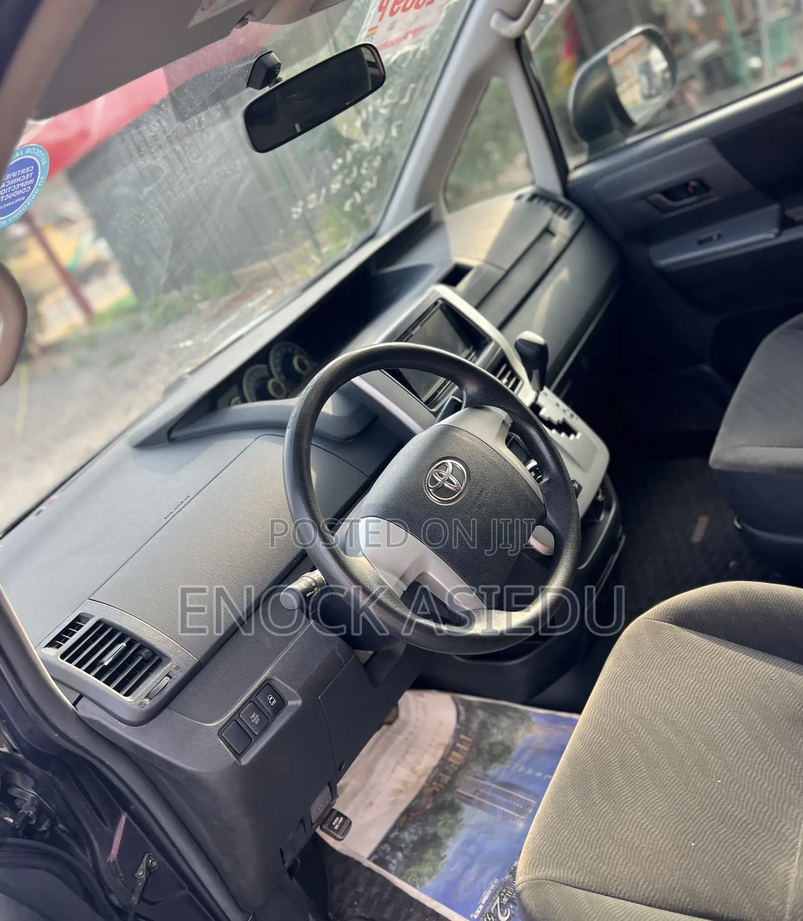 Toyota Voxy 2012 Gray