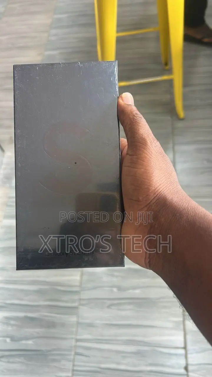 New Samsung Galaxy S22 Ultra 5G 128 GB Black
